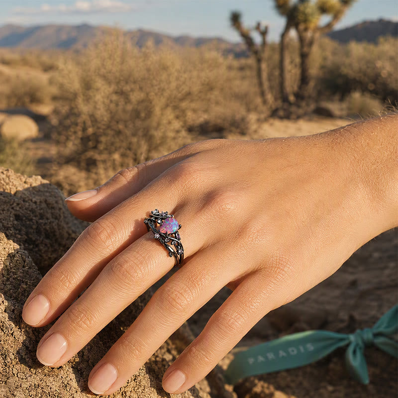 Statement-Ring aus schwarzem Gold mit tropfenförmigem Opal und Zweigmotiv - image 1