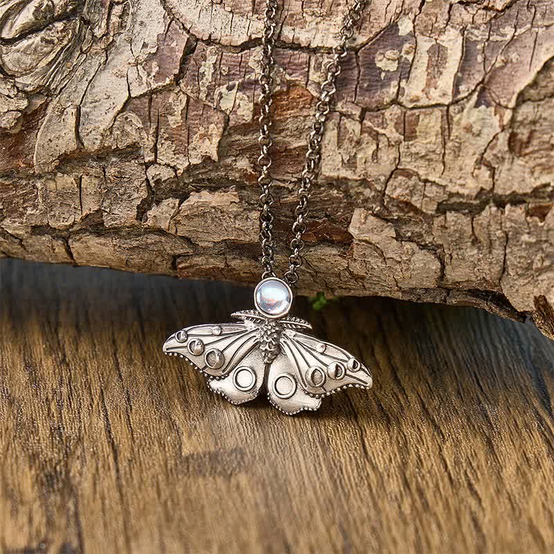 Halskette mit Anhänger „Motte & Mondphasen“ - Silber - image 0