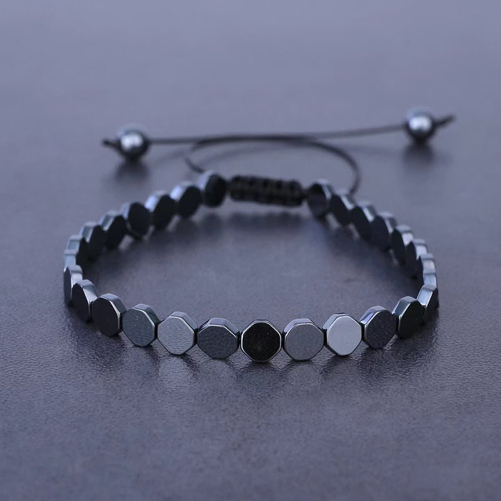 Verstellbares geflochtenes Armband aus schwarzem Hämatitperlen - Hexagon - image 1