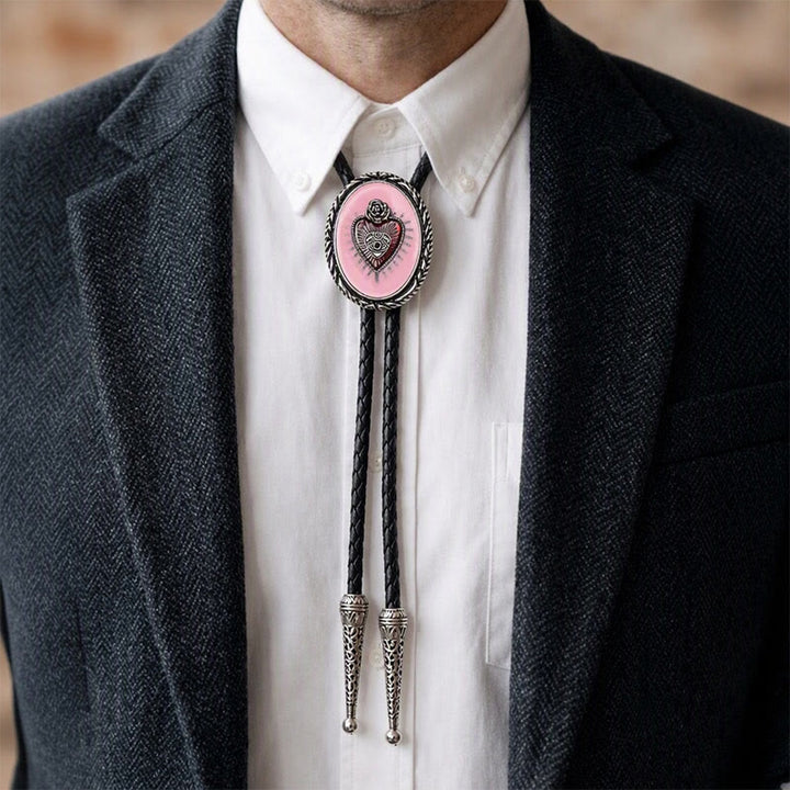 Western Vintage Bolo-Krawatte mit rotem Herz-Relief - image 1