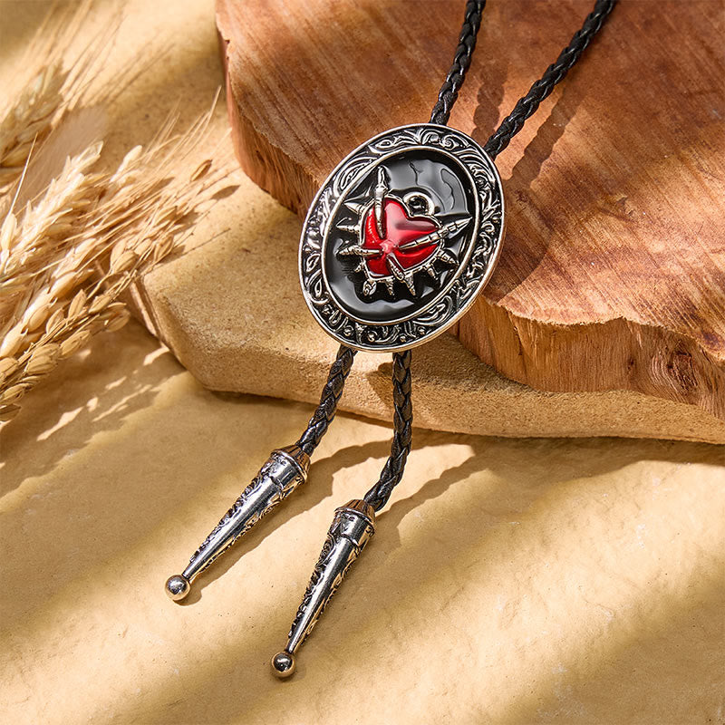 Gothic Bolo-Krawatte mit schwarzem Emaille-Flammenherz im Western-Stil - Schwarz - image 0