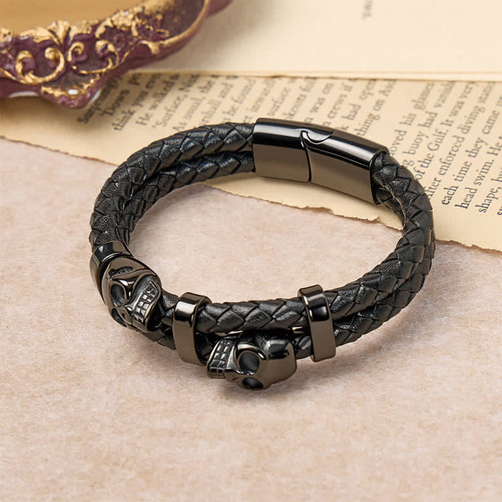 Gothic Doppel-Totenkopf-Armband aus geflochtenem Echtleder - image 2