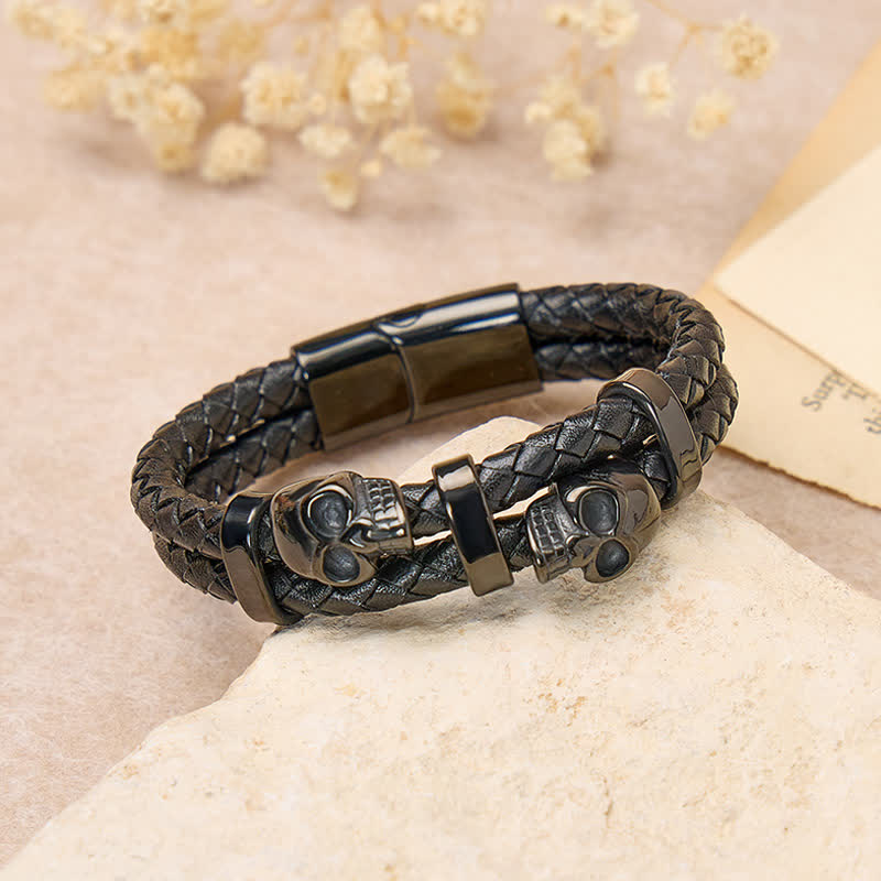Gothic Doppel-Totenkopf-Armband aus geflochtenem Echtleder - image 3