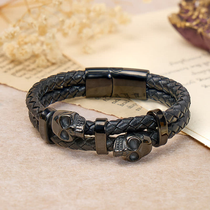 Gothic Doppel-Totenkopf-Armband aus geflochtenem Echtleder - Schwarz - 8,07" / 20,5 cm - image 0