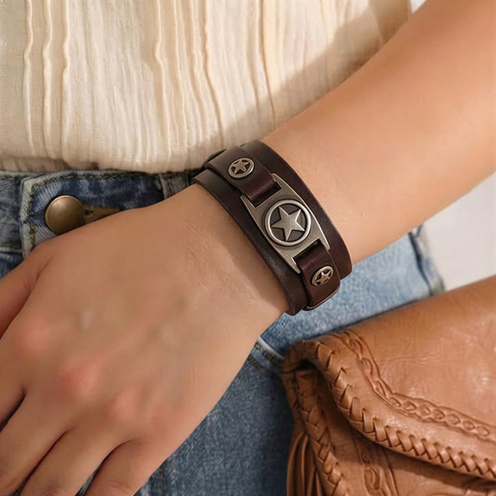 Vintage-Armband aus Leder mit Sternenbesatz und Nadelverschluss - image 2