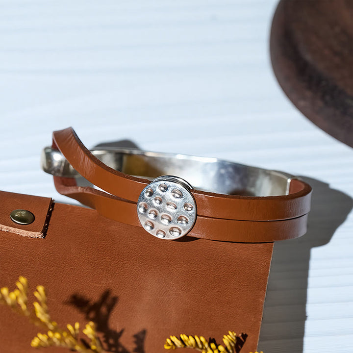 Modernes minimalistisches Herrenarmband aus Metall und Leder - image 5