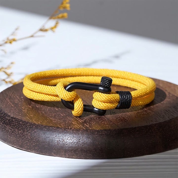 Minimalistisches Armband aus schwarzem Edelstahl mit U-Verschluss im Mailänder Stil - Gelb - image 17