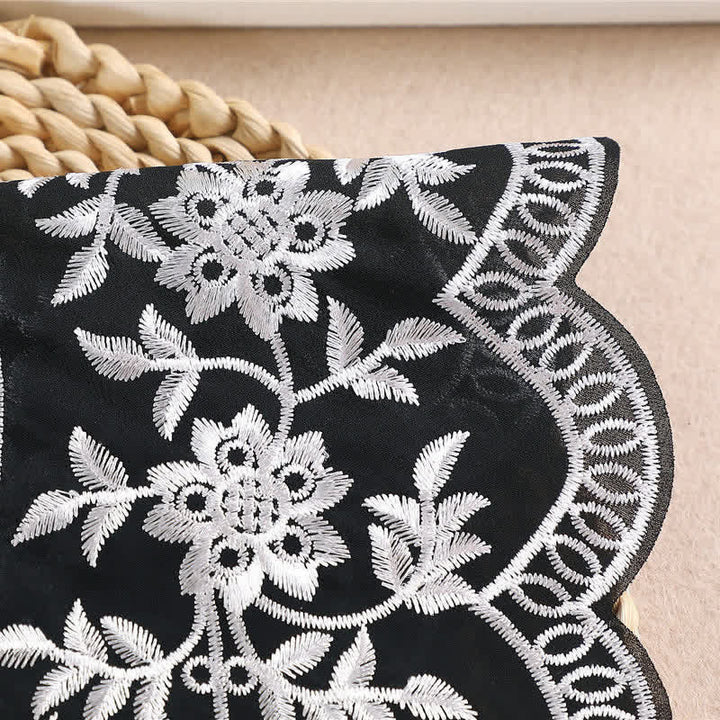 Vintage-Schal mit Blumenstickerei und angedeutetem Kragen für Damen – Cape - image 7