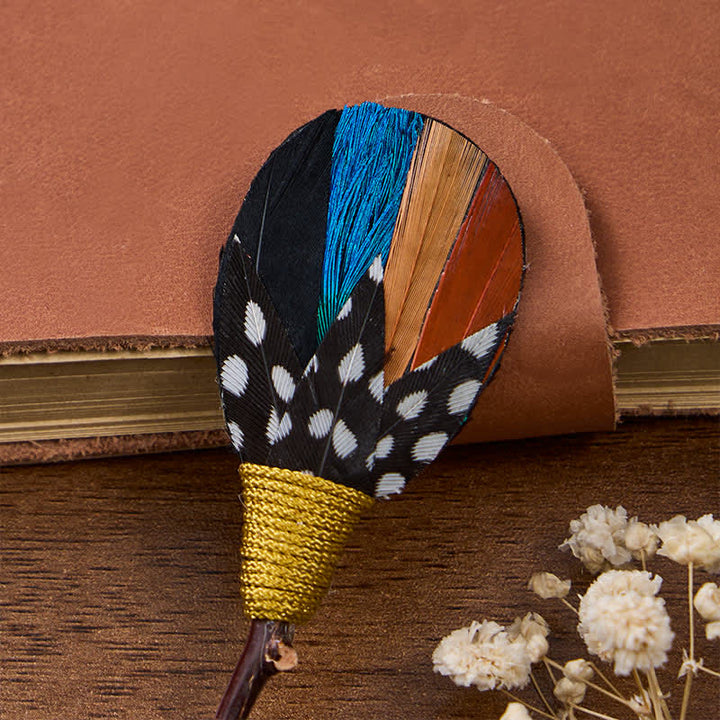 Fliege mit orange-blauen Savannenflecken und Polka-Dots sowie Anstecknadel - image 4