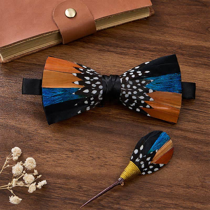 Fliege mit orange-blauen Savannenflecken und Polka-Dots sowie Anstecknadel - Orange & Blau - image 2