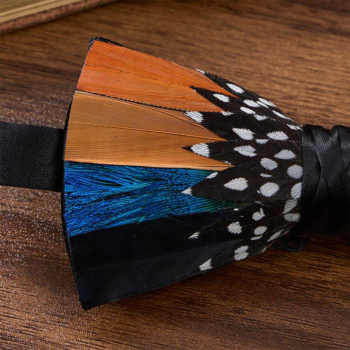 Fliege mit orange-blauen Savannenflecken und Polka-Dots sowie Anstecknadel - image 3