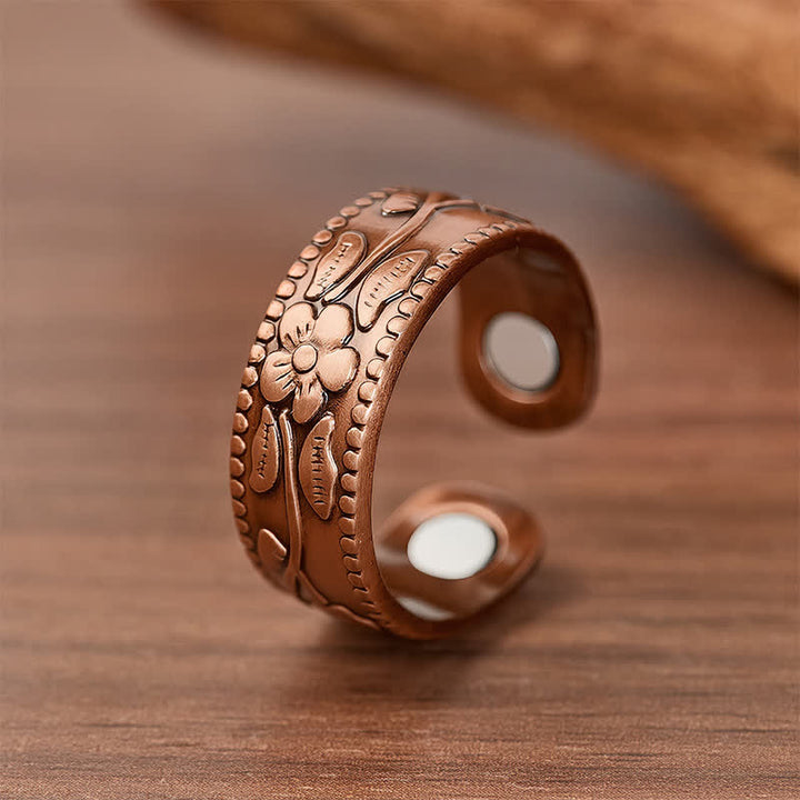 Vintage-Set aus magnetischem Armband und Ring mit floralem Prägemuster - image 3
