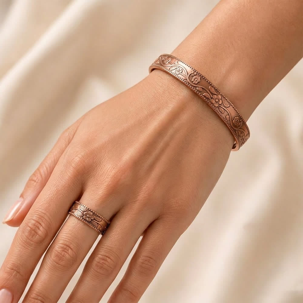 Vintage-Set aus magnetischem Armband und Ring mit floralem Prägemuster - image 1