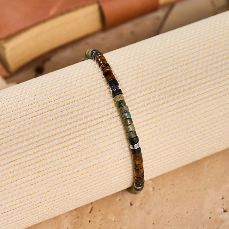 Minimalistisches, verstellbares Armband mit geometrischen Zylinderperlen - image 5