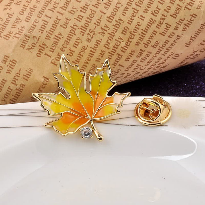 Herbst-Goldahornblatt-Brosche für Frauen