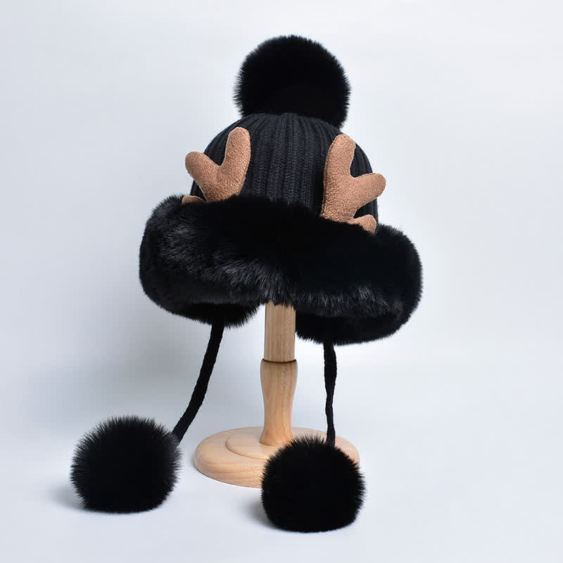 Niedlicher Damenmütze mit Hirschgeweih und Bommel