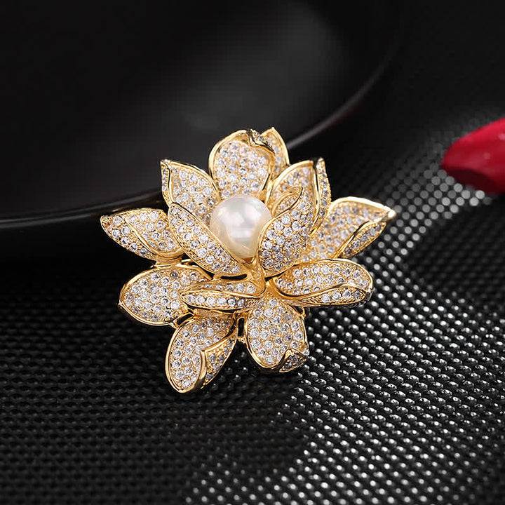Dreidimensionale Perlen-Lotus-Brosche für Frauen
