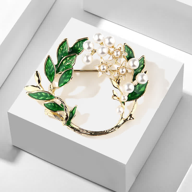 Frauen Gardenie Blütenkranz Brosche