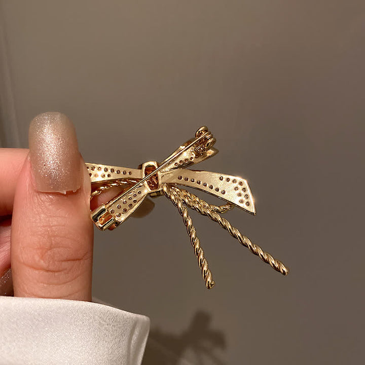 Zierliche Schleifenbrosche aus Zirkon für Frauen