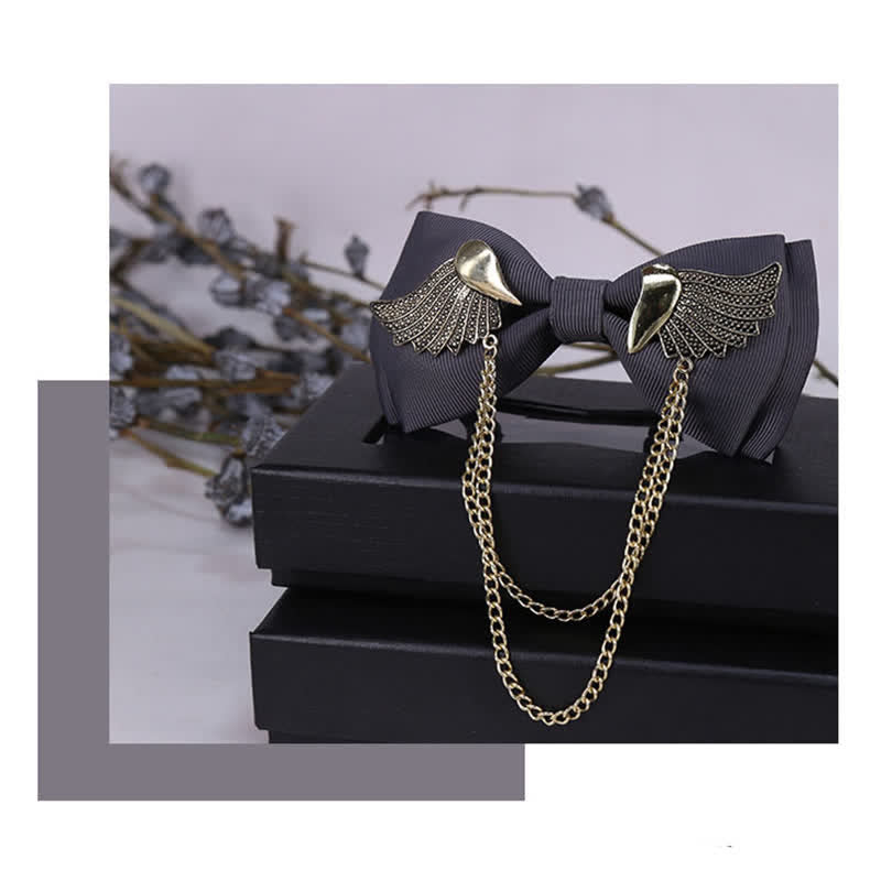 Herren-Fliege mit goldener Flügelkette
