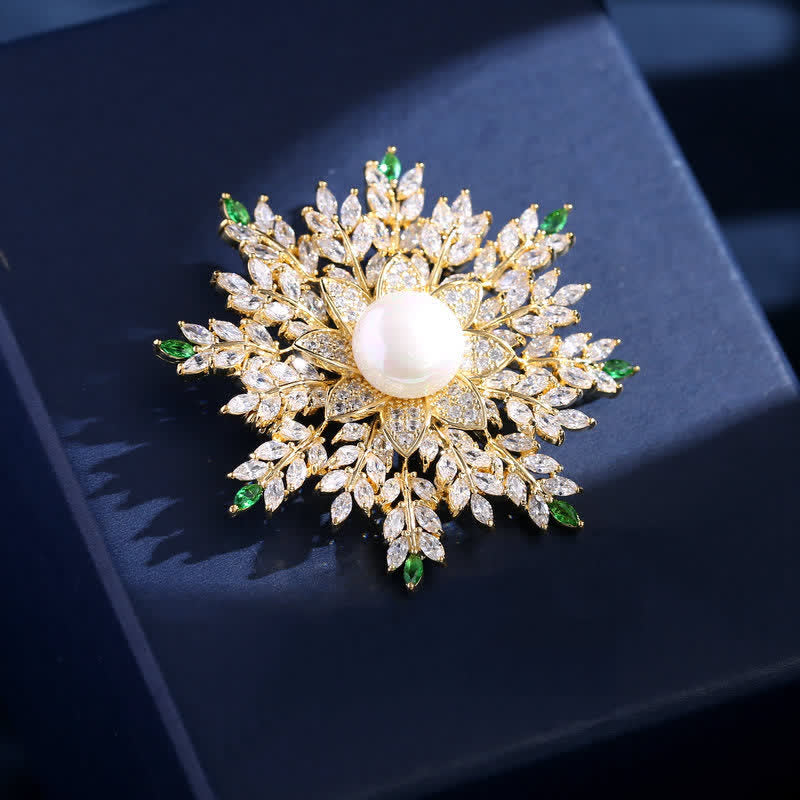 Schneeflocken-Perlenblumenbrosche für Frauen