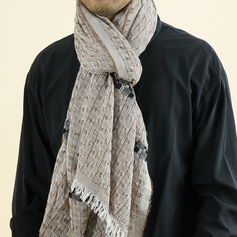 Einzigartiger Knitterkaro-Quasten-Schal für Männer