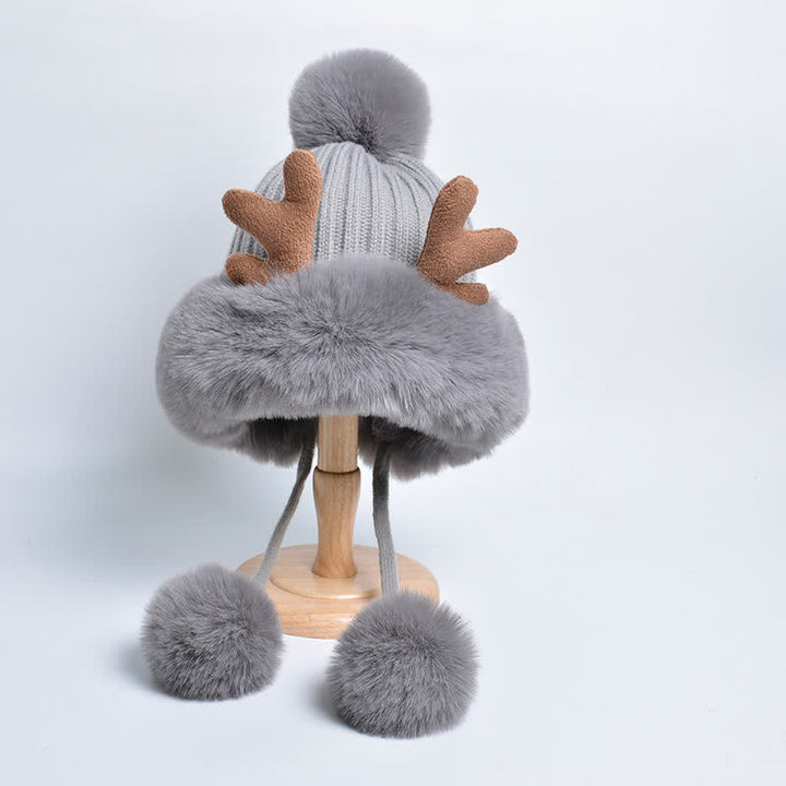 Niedlicher Damenmütze mit Hirschgeweih und Bommel