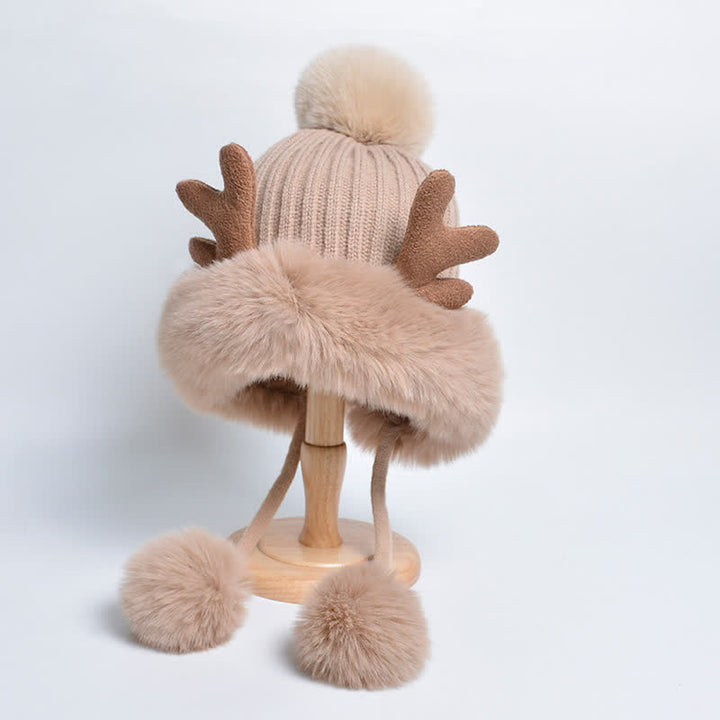 Niedlicher Damenmütze mit Hirschgeweih und Bommel