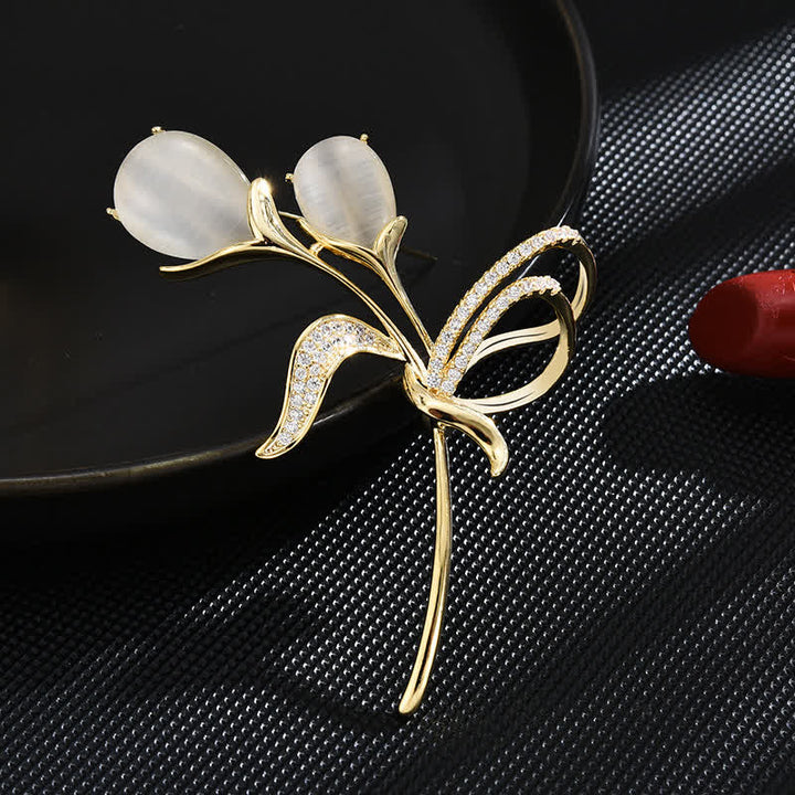 Exquisite Tulpen-Perlen-Brosche für Frauen