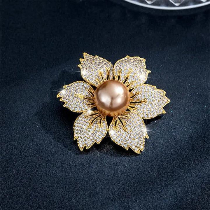 Luxuriöse Bauhinia-Brosche für Frauen mit heller Perle