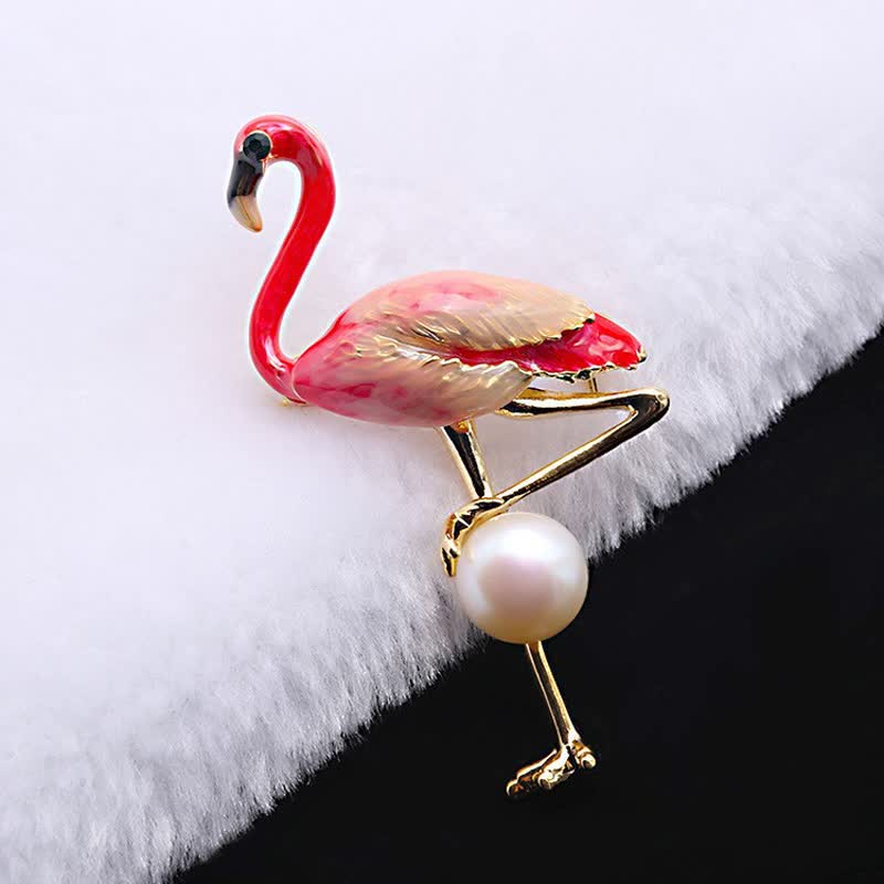 Frauen emaillierter Flamingo mit Perlenbrosche