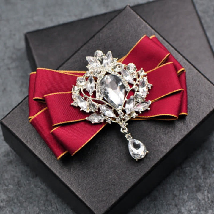 3er-Set gestreifte Anstecknadel mit Strass und Fliege