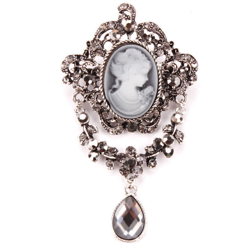 Damen-Brosche „Maiden Cameo Teardrop“.