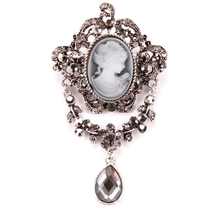 Damen-Brosche „Maiden Cameo Teardrop“.