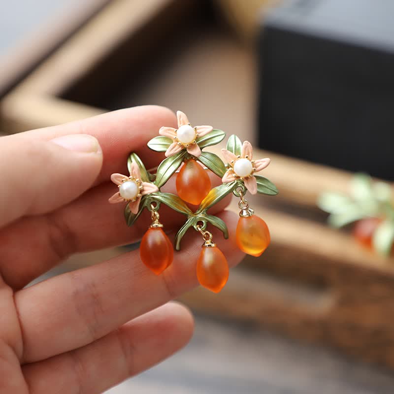 Pastorale Orangenfrucht-Beeren-Brosche für Frauen